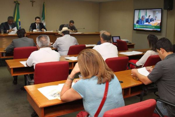 Imagem: Deputado estadual Renato Câmara comemora o Fundo do Idoso e os Jogos da Melhor Idade