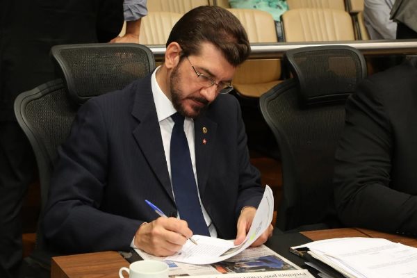 Imagem: Kemp apoia Comissão Interconstitucional de Educação Ambiental