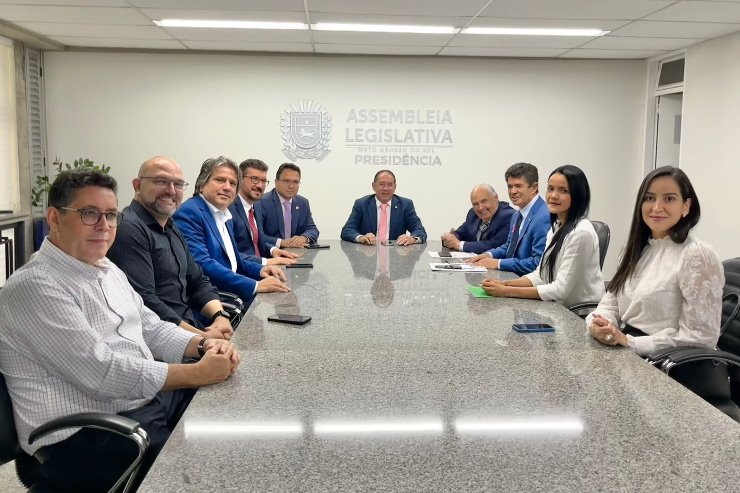 Imagem: Em reunião com secretários de Governo, parlamentares receberam proposta de reajuste do salário dos professores
