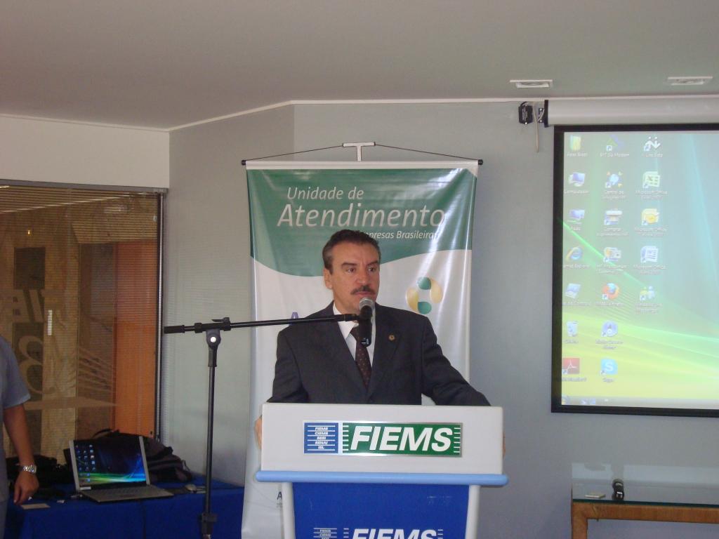 Imagem: No evento, o deputado Paulo Corrêa discursa sobre a importância da ApexBrasil para desenvolvimento da exportação de produtos do Estado.